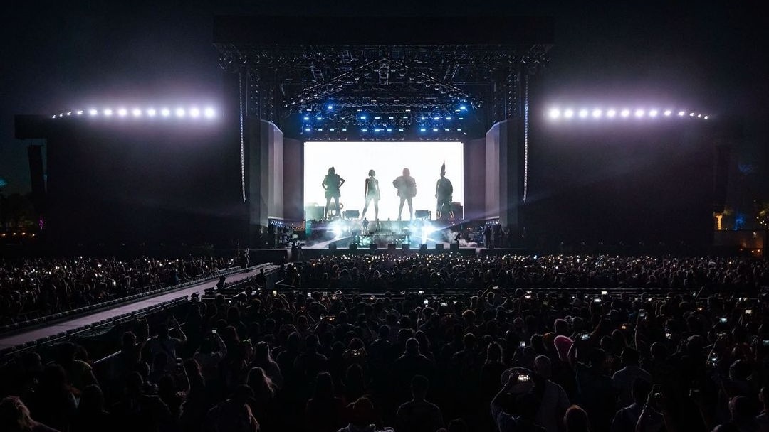 RelleKwon's tweet photo. [04/17/22] Blackjacks' Queens, 2NE1, have risen from the dead ✨ Thank you to our god the mother, CL 

Happy Easter Sunday everyone, goodbye 😂 #2NE1chella #2NE1atCoachella https://t.co/wFORHttzeN