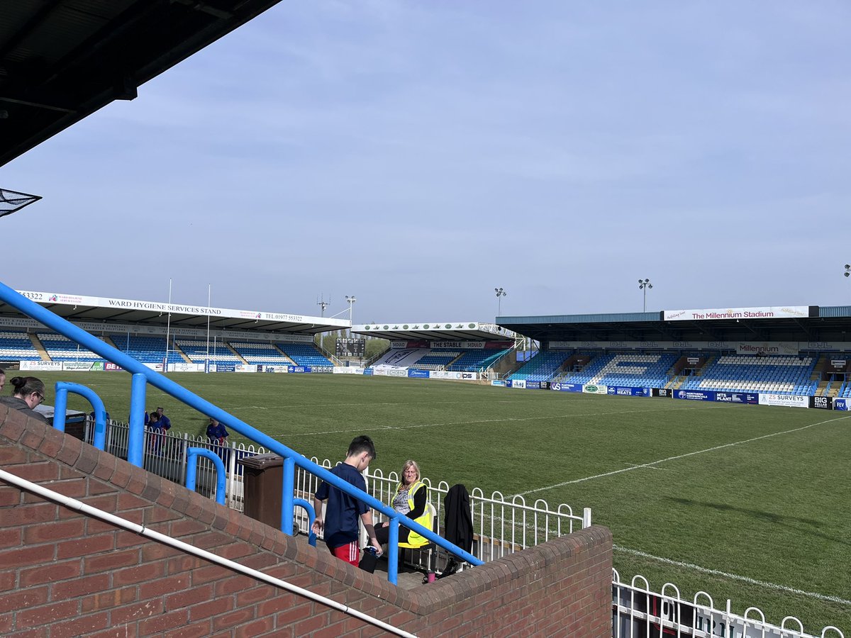 wogazza's tweet photo. Beautiful day for rugby @FevRoversRLFC https://t.co/nZNojFDEED