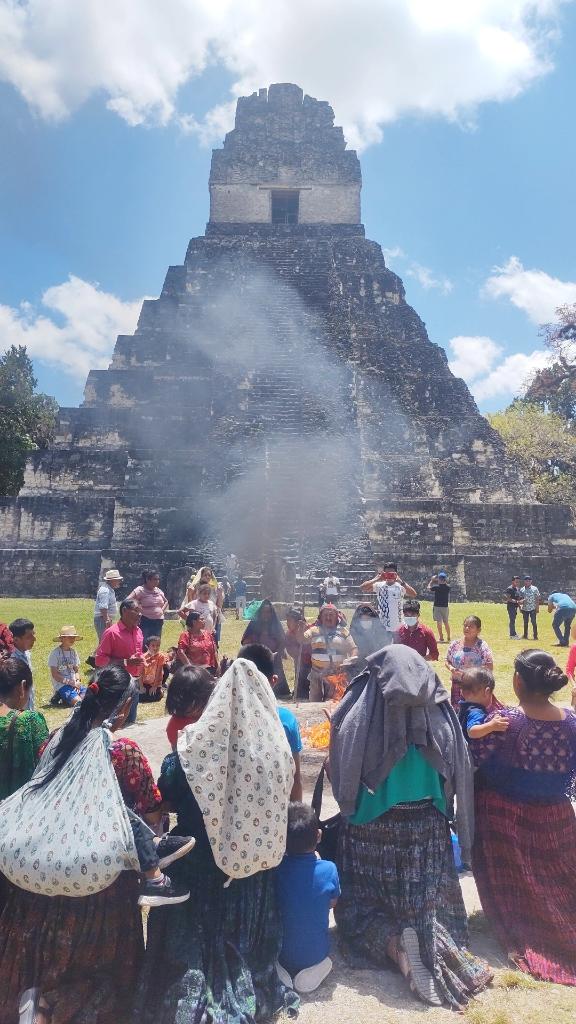 #Tikal #Guatemala #CeremoniaMaya 🌼