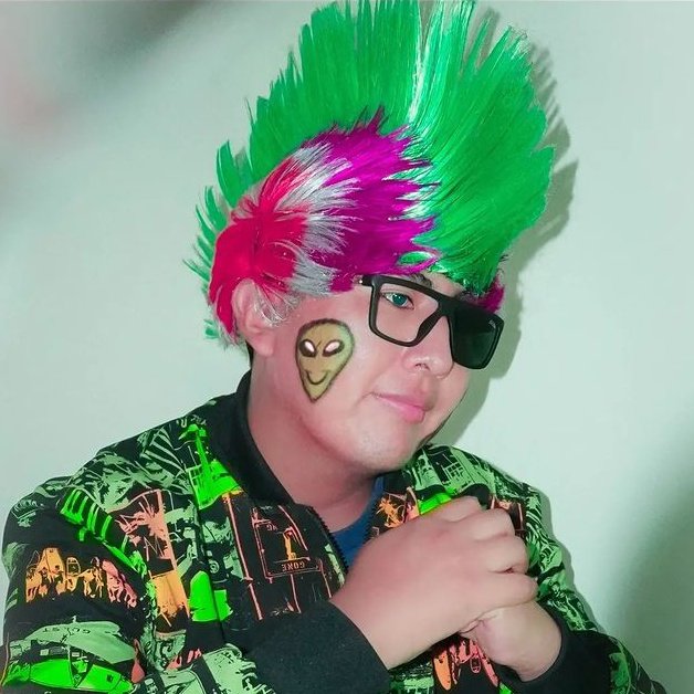 #NuevaFotoDePerfil #Raaa El dios de la versatilidad está de vuelta en Twitter, reporten toda cuenta qué no sea mía y se haga pasar por mí persona y retwittear está publicación, los amor mis #HibridoGang pic.x.com/Zc6FJhjbAC