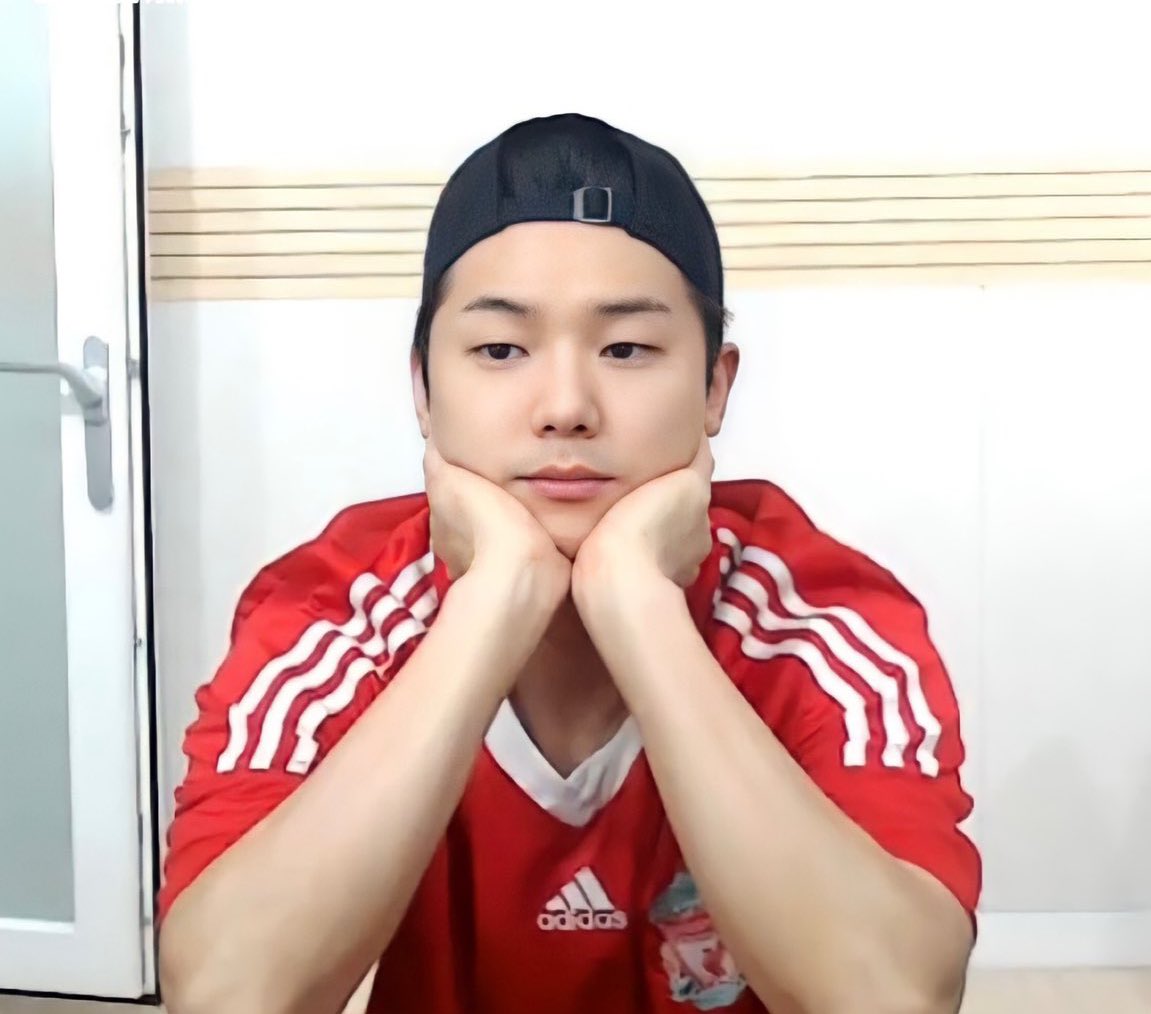 Kminhyukk's tweet photo. Happy birthday sayang @jungwheeina💙
ayo makan ramen haha https://t.co/UPheMLhFYW