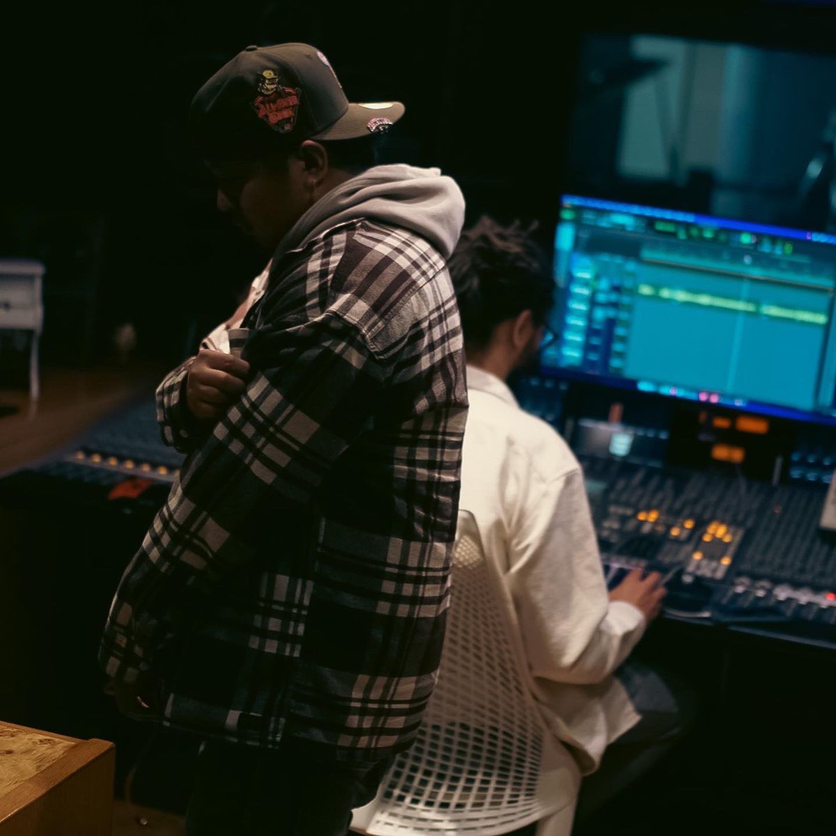 Darz_Official's tweet photo. Tryna knock out this album https://t.co/cltOt27oox