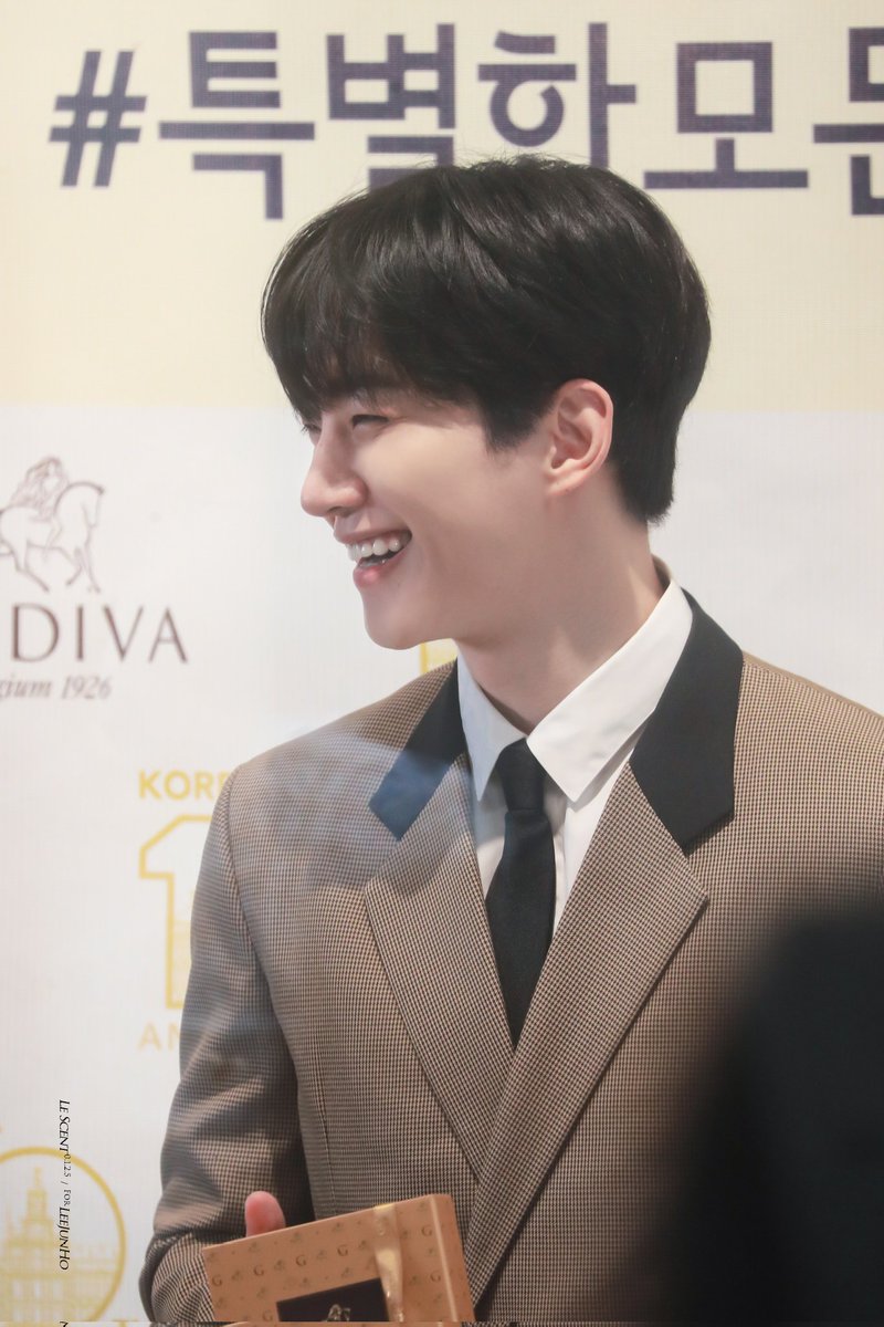 2fox125's tweet photo. 2022.04.13 #이준호 고디바 행사 HD 🍫

국보급 천사 미소 👶🏻👼🏻💛

#이준호 #준호 #LeeJunHo #JunHo
#李俊昊 #俊昊 #イジュノ #ジュノ https://t.co/21DOeOyhOW