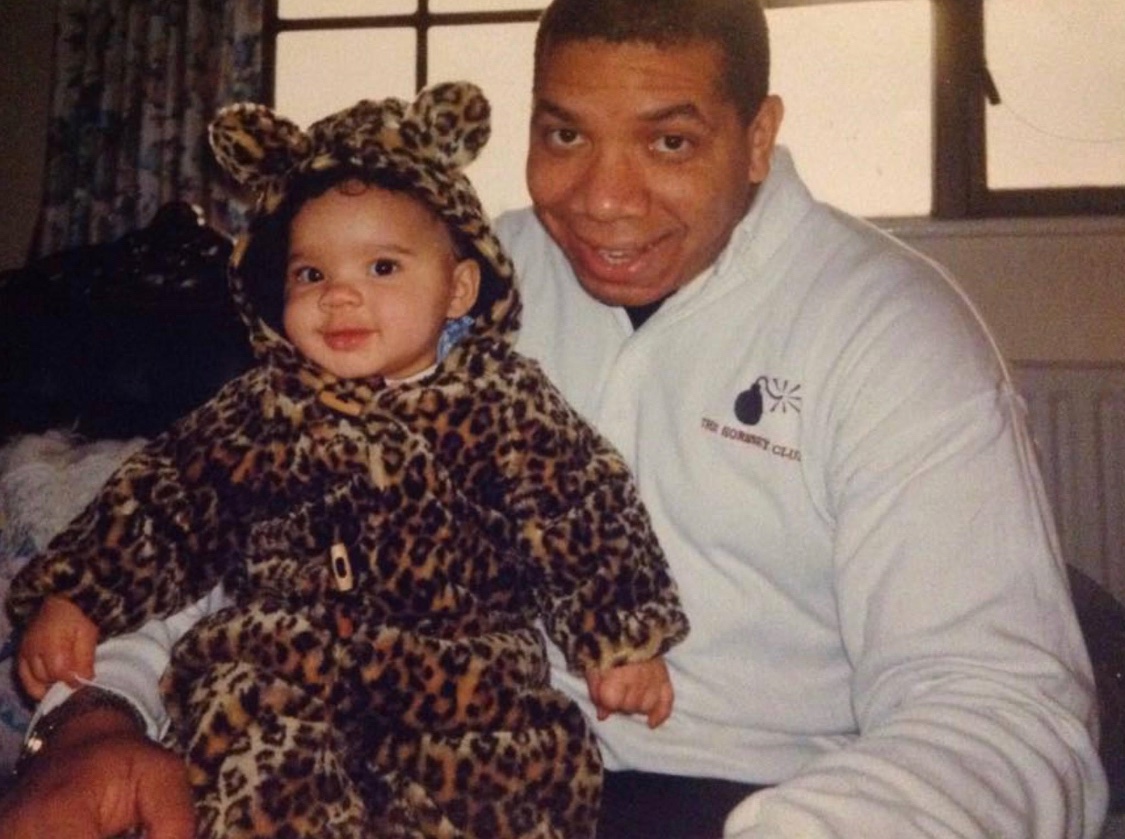 DavinaRivers's tweet photo. So this one is 24 today and she’s really missing her dad @rivooh. She was 8mths here with Daddy in his beloved @HornseyClub shirt.
#GriefIsEveryday
#TimeIsNotAHealer
#ItDoesn’tGetEasier
#FUMND https://t.co/juyQbTpckB