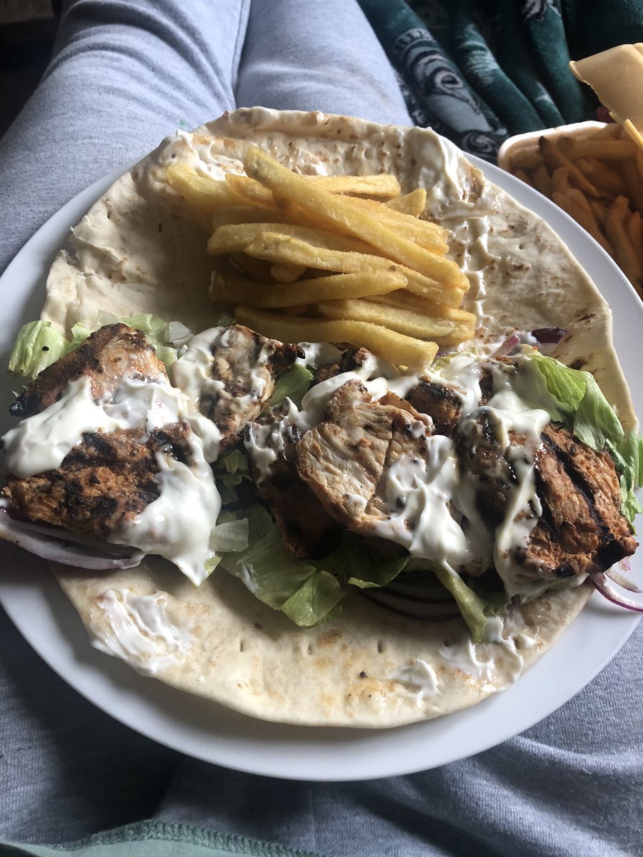 AimzBilling's tweet photo. We did it again oops #chickenkebab 😋 https://t.co/7qu5uM7MHL