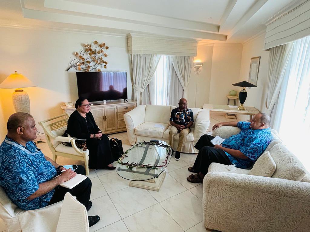 Good to meet Tonga’s Prime Minister Hu’akavameiliku Siaosi Sovaleni during @OurOceanPalau.

Discussed the recent volcanic eruption & tsunami in the South Pacific that caused extensive damage in Tonga; #climatechange & impact on #SIDS; the MVI Index; & efforts for tourism recovery