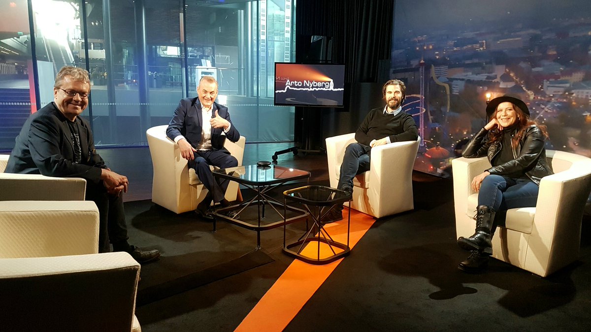 Suora @artonyberg <a href="/YleTV1/">Yle TV1</a>  klo1815: <a href="/pekkasauri/">Pekka Sauri</a> , <a href="/jukkalindstrom/">Jukka Lindström</a> ja Kikka Laitinen <a href="/Luova_Verstas/">Kikka Laitinen 🇫🇮🇺🇦</a>