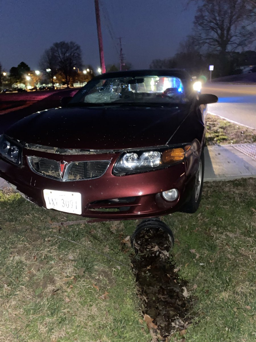 onthickice's tweet photo. chilling images have surfaced from the infamous 2002 kanye west car crash https://t.co/5BUTUtPKI2