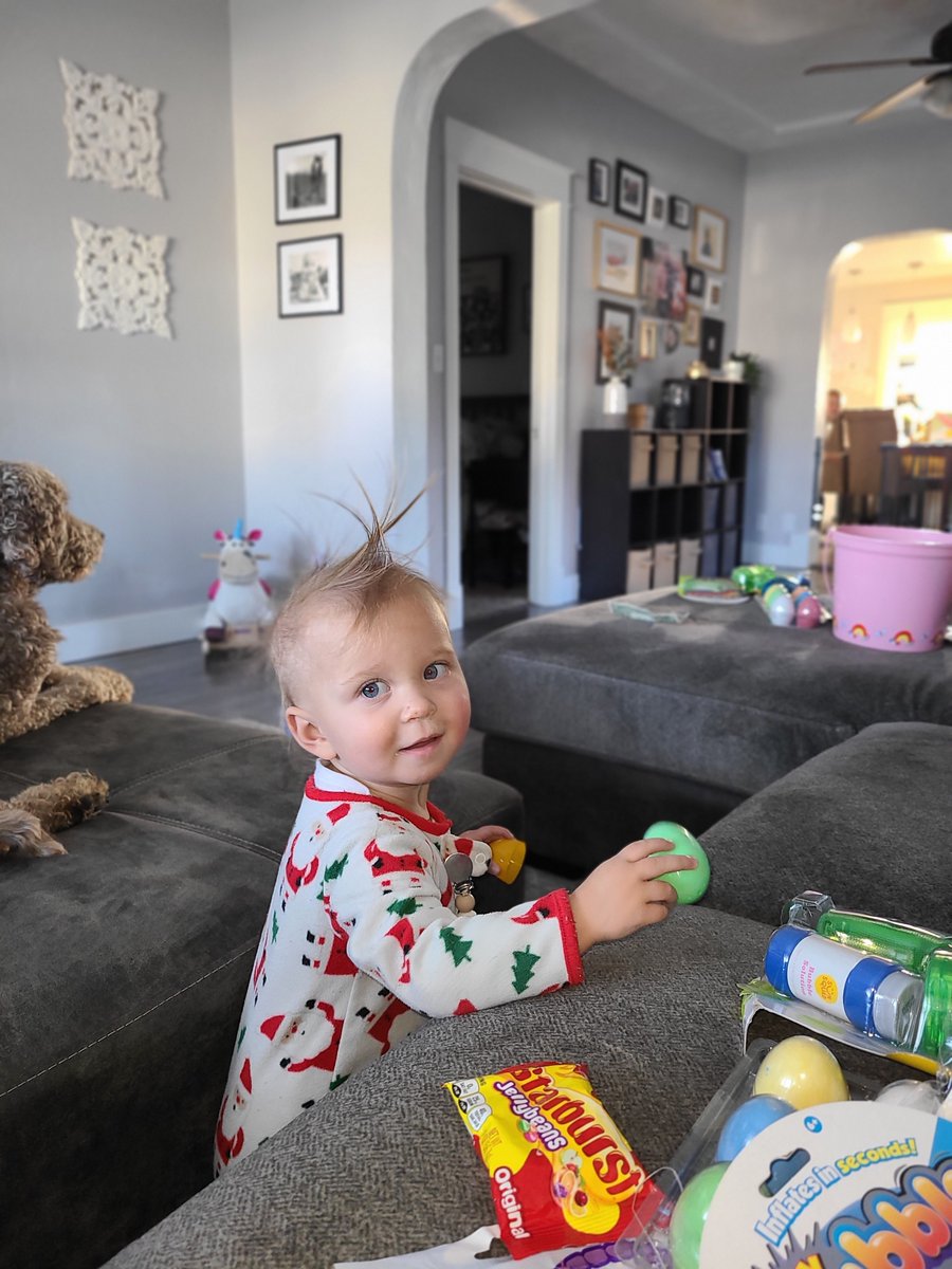 5throw's tweet image. Can't have Easter without @starburst jellybeans