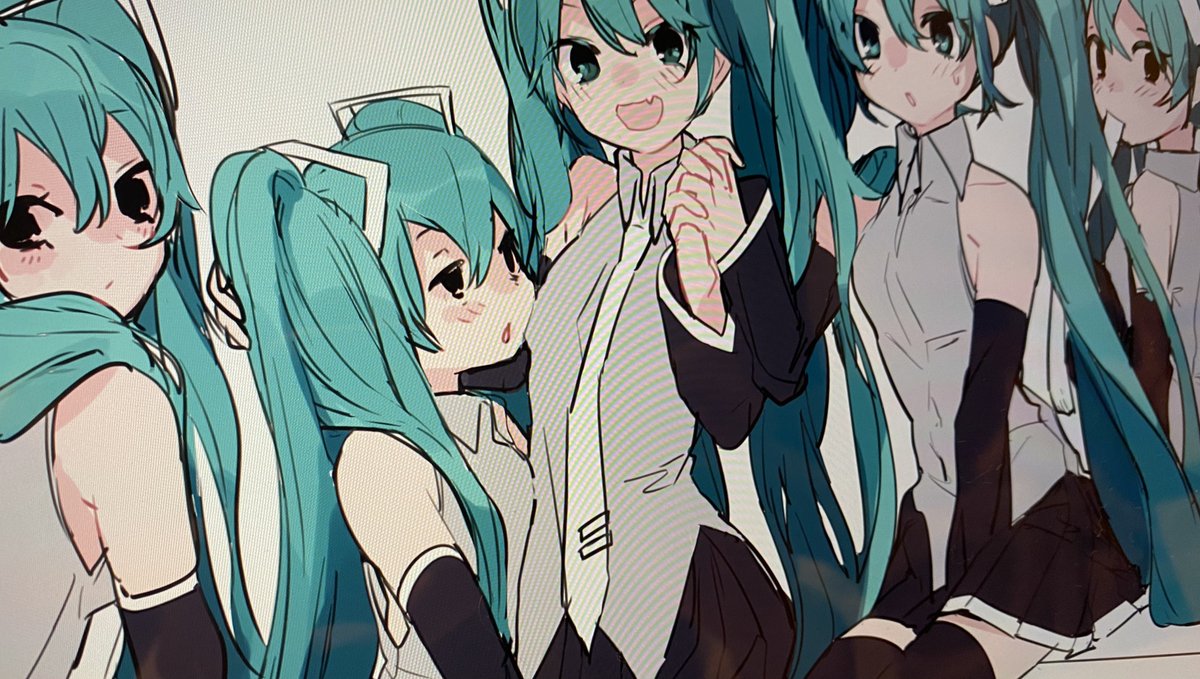 初音ミク 「ミクちゃんたくさん描きたいなという煩悩だけでたくさん召喚しようとしている…(途中」|なると巻きのイラスト