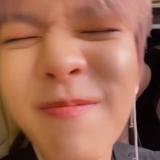 cozyseungmin's tweet photo. seungmin's adorable nose scrunch: a heart melting thread 💌 https://t.co/Q5PKAz3IkE
