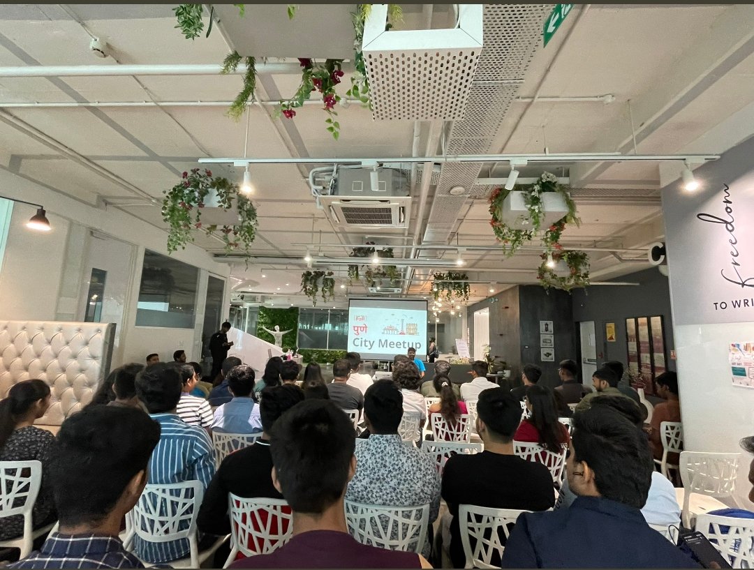 aaquibali_'s tweet photo. First in person tech meet-up. π It's amazing to be intrecting such talented folks. Thanks @hackthisfall @siddharth_hacks for organizing this event. Learn lots of new things.
Waiting for another meet-up βΈοΈ
#HackThisFall #HTFPune #meetup #htf https://t.co/n3UjAx1eCe