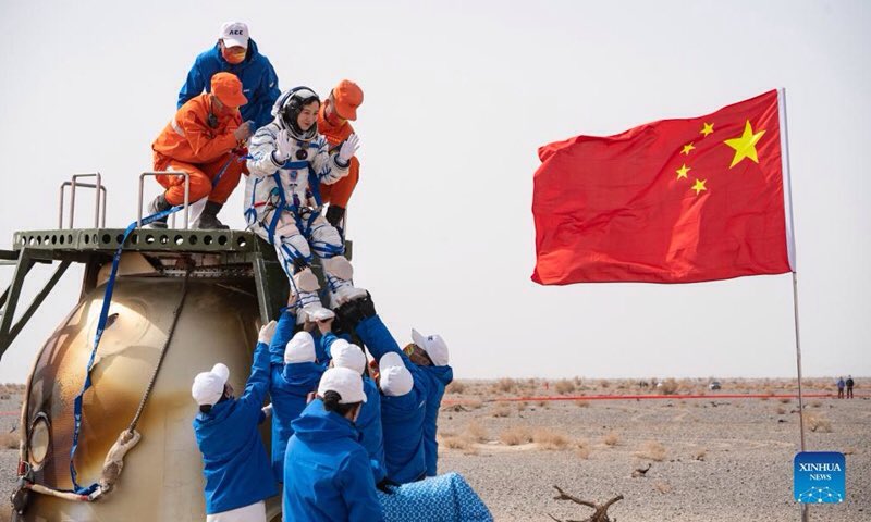 writerinsight's tweet photo. Chinese astronauts return safely from six month mission aboard space station
https://t.co/6QX8QEzhHI #space #auspol #China #edchat https://t.co/0V1mOaSE5l