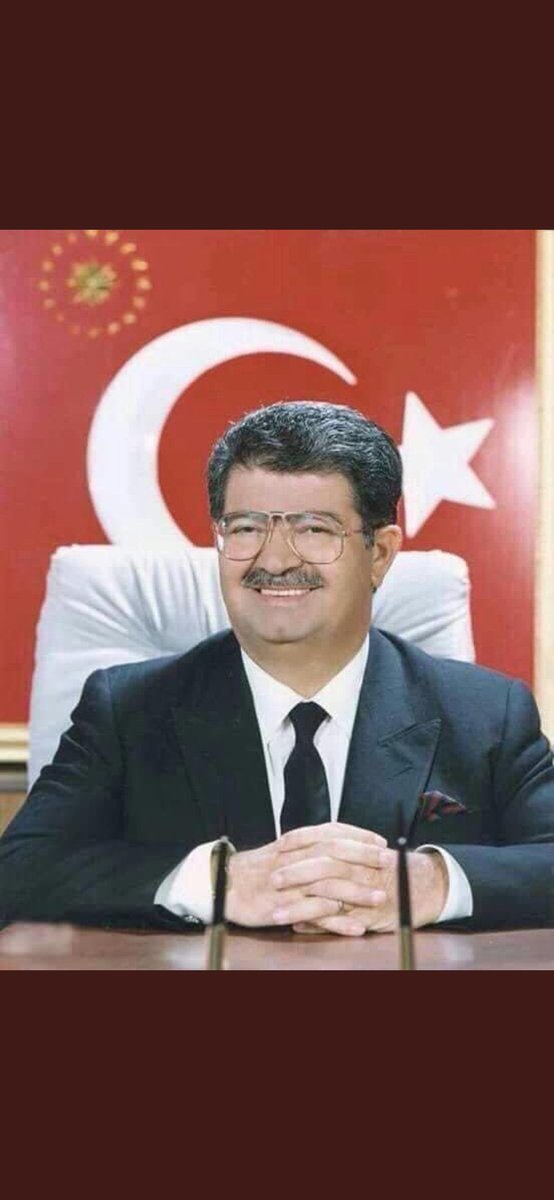 Ülkemizde demokrasi ve kalkınma mücadelesinin öncüsü, siyaset adamı 8.Cumhurbaşkanımız #TurgutÖzal’ı vefatının sene-i devriyesinde rahmetle anıyorum.