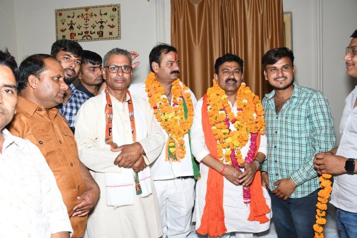 AsisaMonu's tweet photo. मेडिकल कॉलेज धौलपुर का निरीक्षण साथ में स्थानीय सांसद डॉ मनोज राजोरिया जिला अध्यक्ष श्रवण वर्मा भाजपा जिला सह प्रभारी श्री लोकेश चतुर्वेदी श्री राजवीर सिंह राजावत धीर सिंह जादौन राघवेंद्र उपाध्याय रविंद्र सिंह मंडल महामंत्री एवं अखिल भारतीय विद्यार्थी परिषद की जिला इकाई के सदस्य https://t.co/D97fgs9nND
