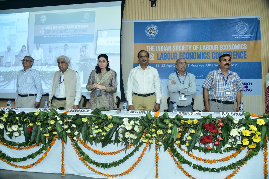 TweetIHD's tweet image. Glimpses of Valedictory Session of 62nd Labour Economics Conference of ISLE held at @iitroorkee 
#ISLE2022 #econconference #laboureconomics