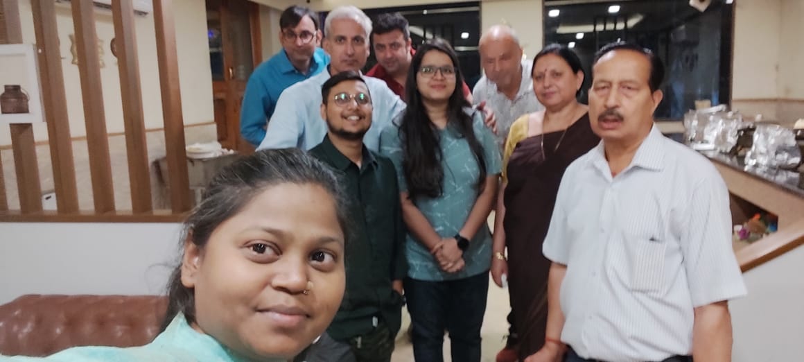 Sher_Shah_7July's tweet photo. Had the honour of meeting the parents and family of

Captain Tushar Mahajan
Shaurya Chakra
9 PARA SF

At the release of Tushar - The Immortal which is now available on YouTube.
https://t.co/3tcvO6dBZe
Do watch it and witness the legacy of our Hero.

@37VManhas @Bihari_Guts https://t.co/NwQ09ajJVC