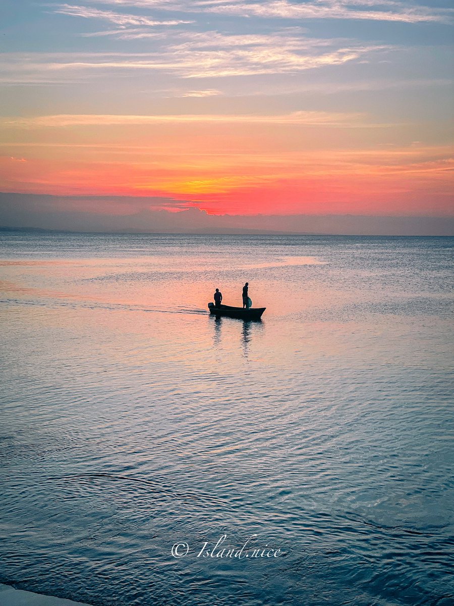 techdronerd's tweet photo. Un Atardecer de pesca 🎣 🌅
.
📸 por @island.nice
.
#DroneShotsRD #AerialPhotography #Dji #Mavic2 #dronegear #dronephotography #drone #techdronerd #RDPorLoAlto https://t.co/LknNnEYsob