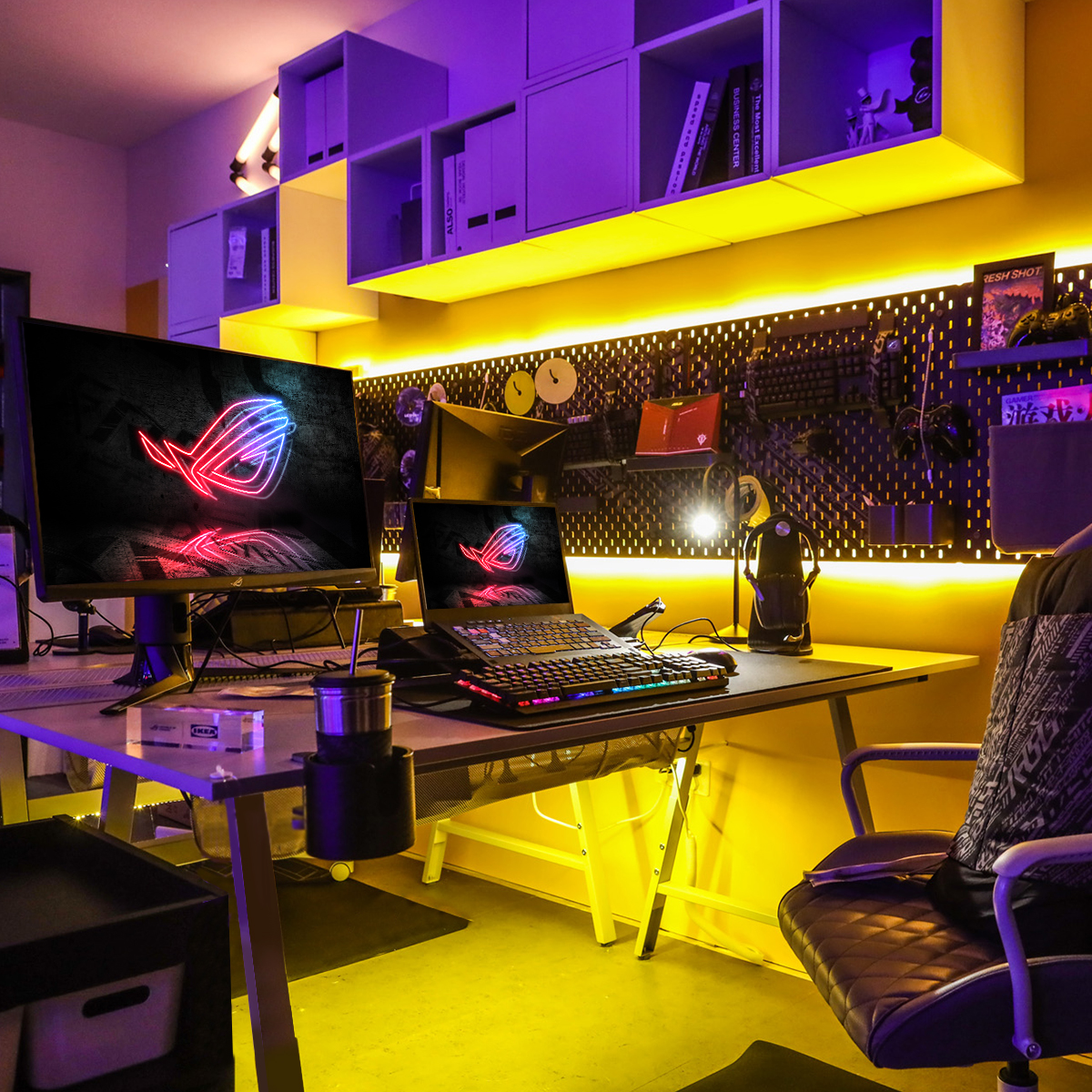 ROG_ME's tweet photo. Am I dreaming? I see ROG everywhere!🖥️❤️🔥��
Which is your favorite 1-4, let us know in the comments below ⤵️
#roggameinstyle #dreamsetup #gaming #build #trend #cool https://t.co/AzZxDxv3aB