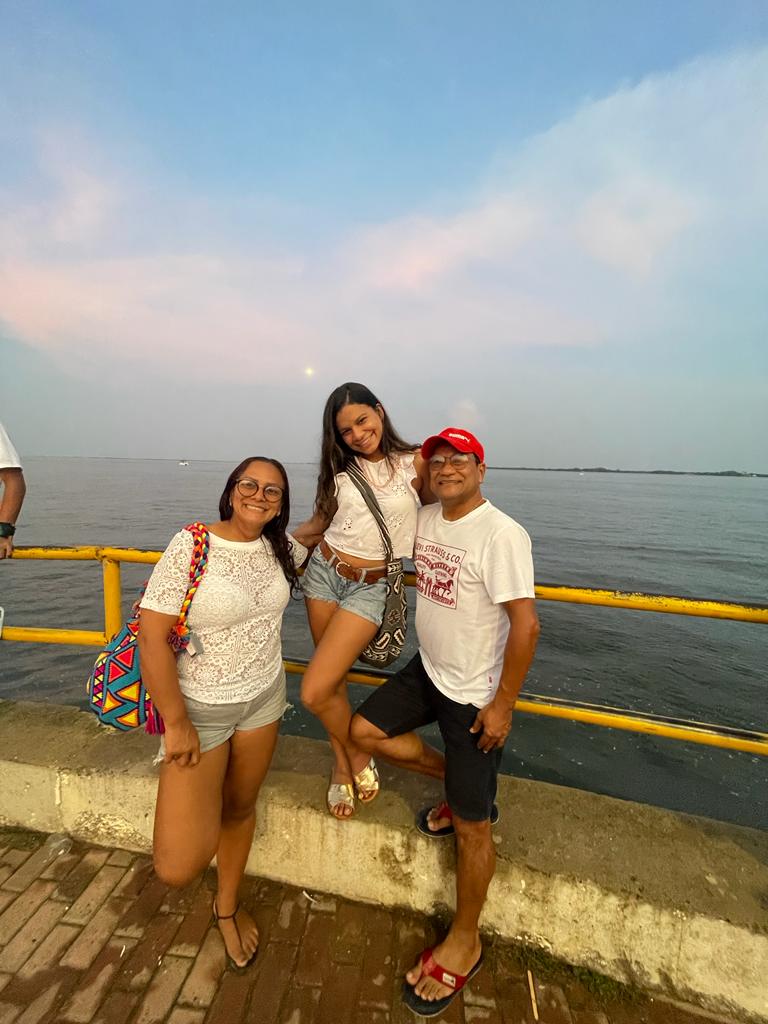 WalbertoDomngu1's tweet photo. Muy feliz de estar comportiendo con mi familia los lugares hermosos de nuestro pais. La ciénaga de ayapel espectacular. https://t.co/s6uz338iIj