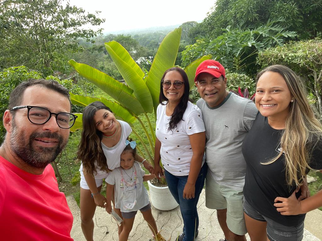WalbertoDomngu1's tweet photo. Muy feliz de estar comportiendo con mi familia los lugares hermosos de nuestro pais. La ciénaga de ayapel espectacular. https://t.co/s6uz338iIj