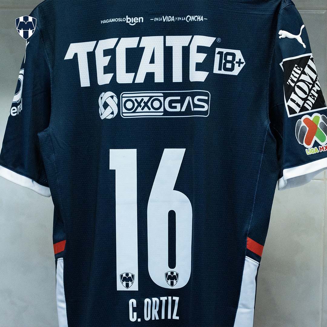 Rayados's tweet photo. 👕| 𝑷𝒐𝒓 𝒆𝒔𝒐 𝒂𝒓𝒓𝒊𝒃𝒂 𝒆𝒍 𝑴𝒐𝒏𝒕𝒆𝒓𝒓𝒆𝒚, 𝒂𝒓𝒓𝒊𝒃𝒂 𝒆𝒍 𝑴𝒐𝒏𝒕𝒆𝒓𝒓𝒆𝒚... ¡𝑨𝒓𝒓𝒊𝒃𝒂 𝒆𝒍 𝑴𝒐𝒏𝒕𝒆𝒓𝒓𝒆𝒚! 🎶💙🤍

El vestidor se encuentra listo, para recibir a la Pandilla del Monterrey ✅

@PUMAmexico  
#ArribaElMonterrey 🇫🇮 https://t.co/crfQbXCFTK