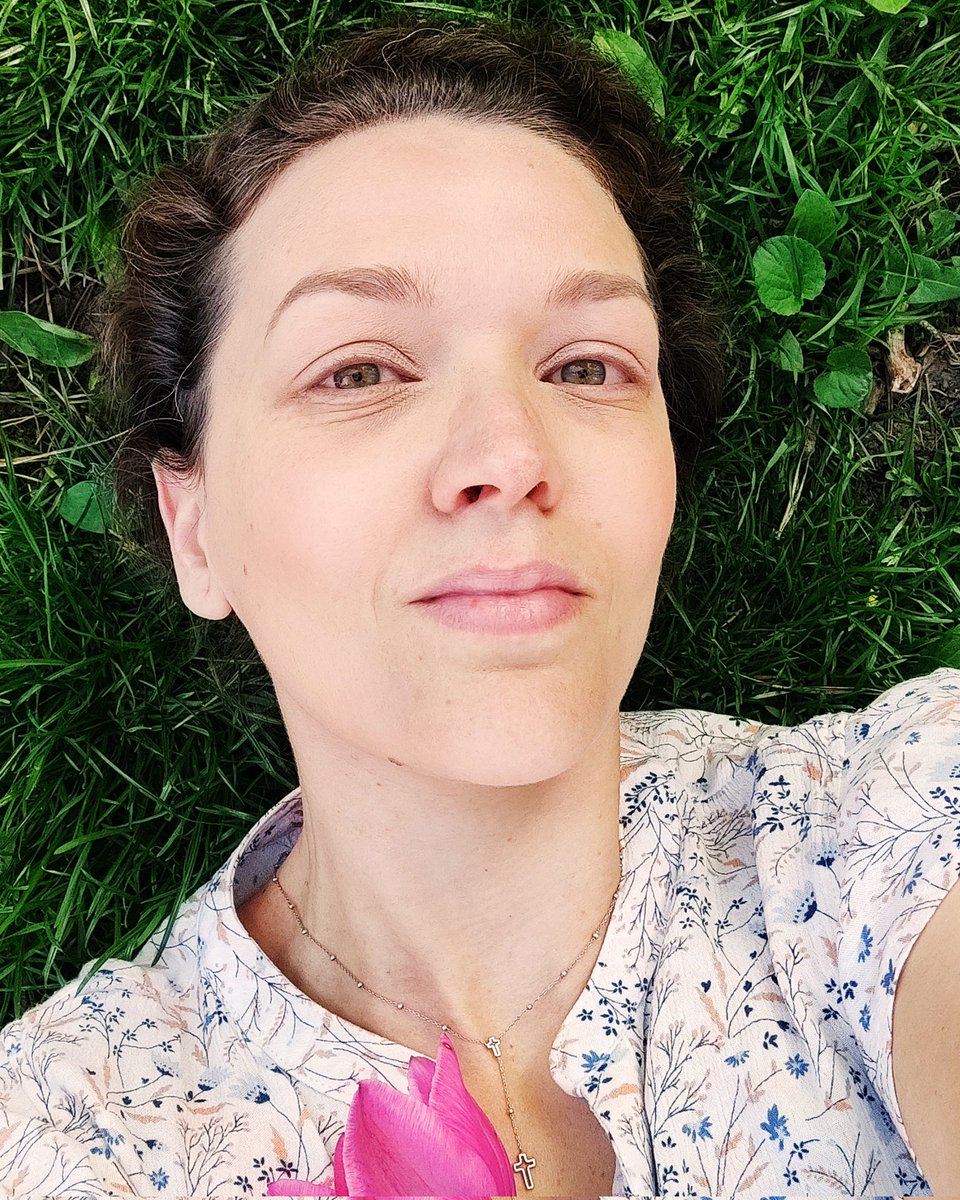 CutinoElena's tweet photo. Uno sciocco ha bisogno di un motivo per essere felice, un guerriero lo è sempre! 
Cit. Sergey 

#BuonaPasqua a tutti! 🕊️🕊️🕊️
#Easter https://t.co/byW4VjeTL6