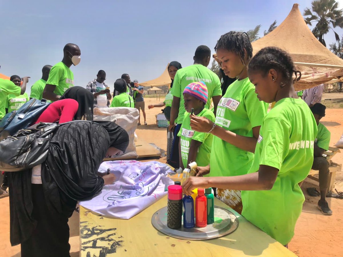 OfficialUTGSU's tweet image. Yesterday, we were at Joyehto where we started off our #EarthDay2022 commemoration with a Beach Cleanup in partnership with @AllianceGambia, @GreenGambia &amp;amp; GGC.
Young people are taking the lead to protect their future and generations unborn. 

#InvestInOurPlanet
#ClimateActionNow