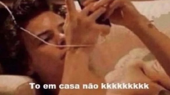 rayaraaa__'s tweet photo. “tas fazendo o quê? posso ir aí te vê?” https://t.co/XQNq3DbafL