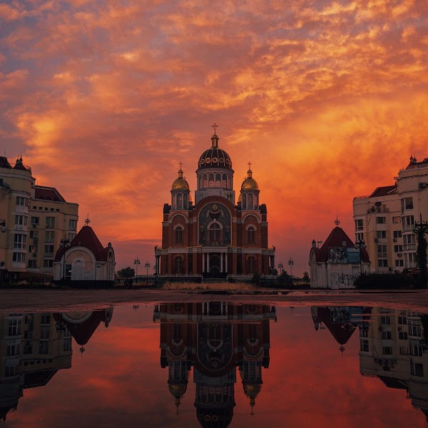 ua_donation's tweet photo. 🏰 Kiev - Ukraine | One of 40 Historic #NFTs by #Ukrainian photographers. 

The modern Cathedral of Intercession of the Mother of God, with golden domes.

☸️ AUCTION on #Opensea  https://t.co/IfUQBVw2u4
(funds raised from the NFT collection will be donated to the leading U... https://t.co/WXYajrfD56