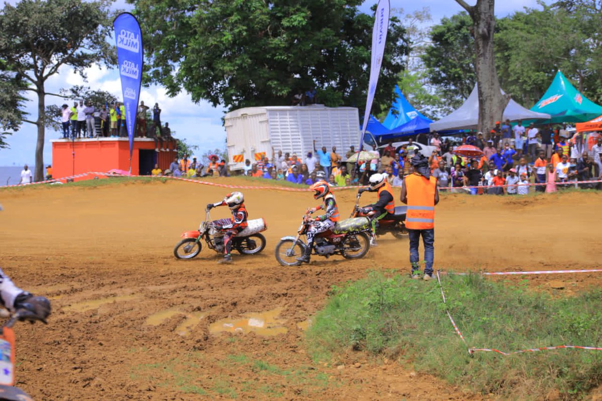 WZahaa's tweet photo. The Boda Boda riders also showed us what they got mu Mpaka Za Boda E'Garuga. 

#EasterCheeza https://t.co/qrhIKcH4m9