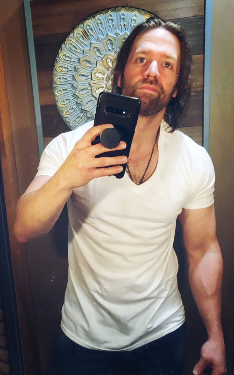 Randum_Syko's tweet photo. Feeling good this Easter weekend #sundayvibes #PositiveVibesOnly #balance https://t.co/y6e7MBHFju