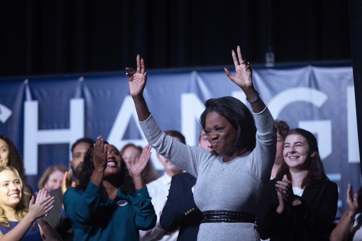 LionsgateTV's tweet photo. doing my civic duty and watching the series premiere of #TheFirstLady. https://t.co/dADU48nGV2