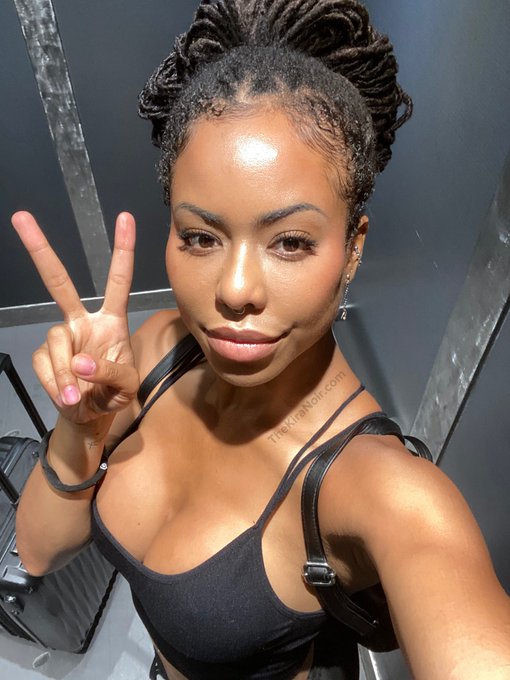 2 pic. I hope you have a good day. https://t.co/yoarIO46wf