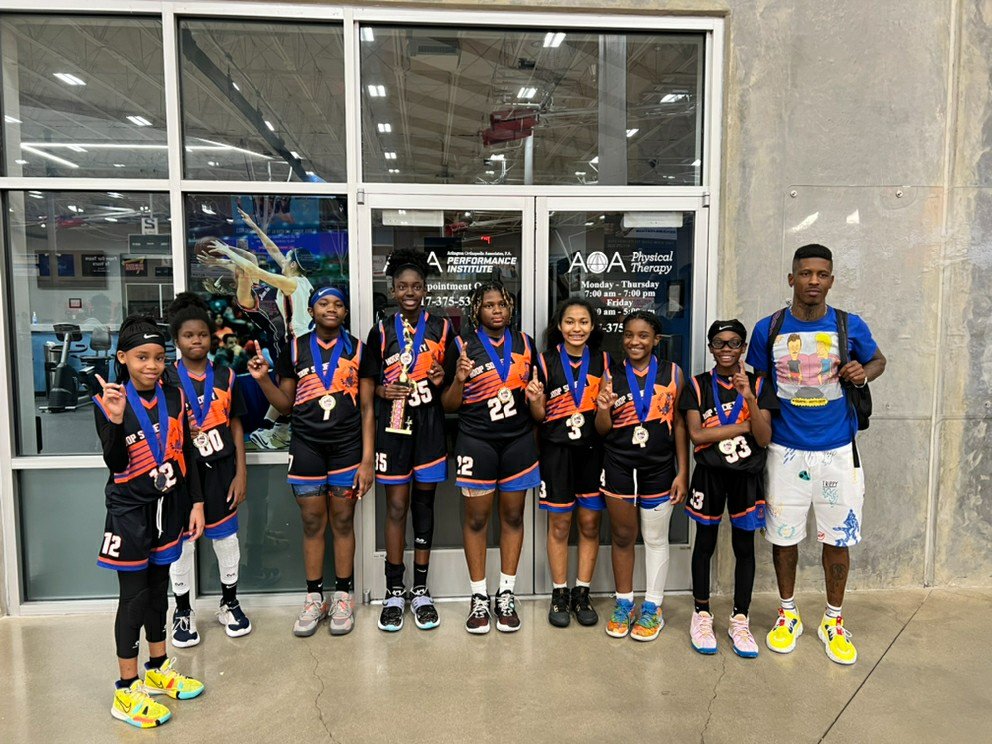 _Hoop_Society_'s tweet photo. Hoop Society 6th Grade Girls!!!
#WeAreHoopSociety https://t.co/LmHAoDRQIQ