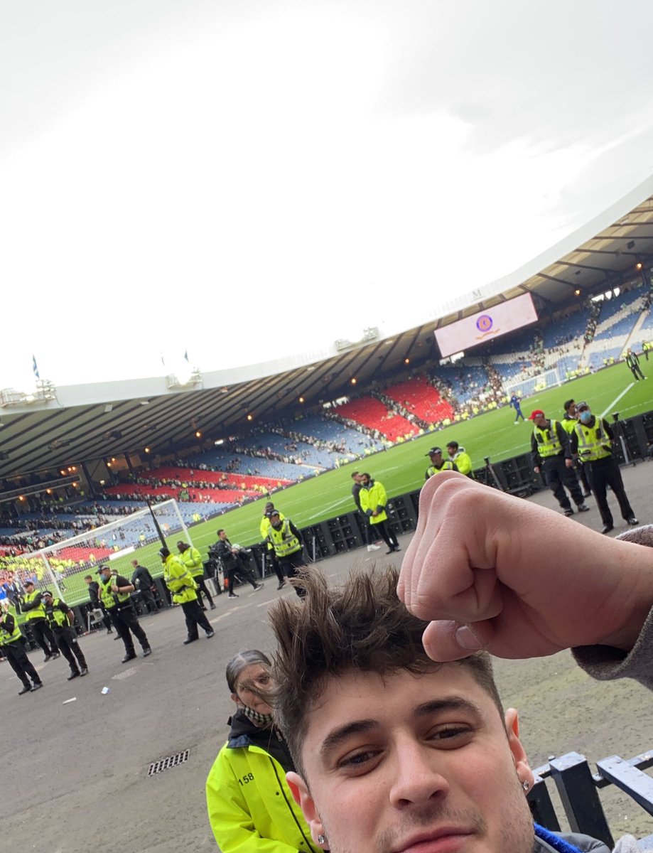Glasgow is most definitely blue this Easter🤣