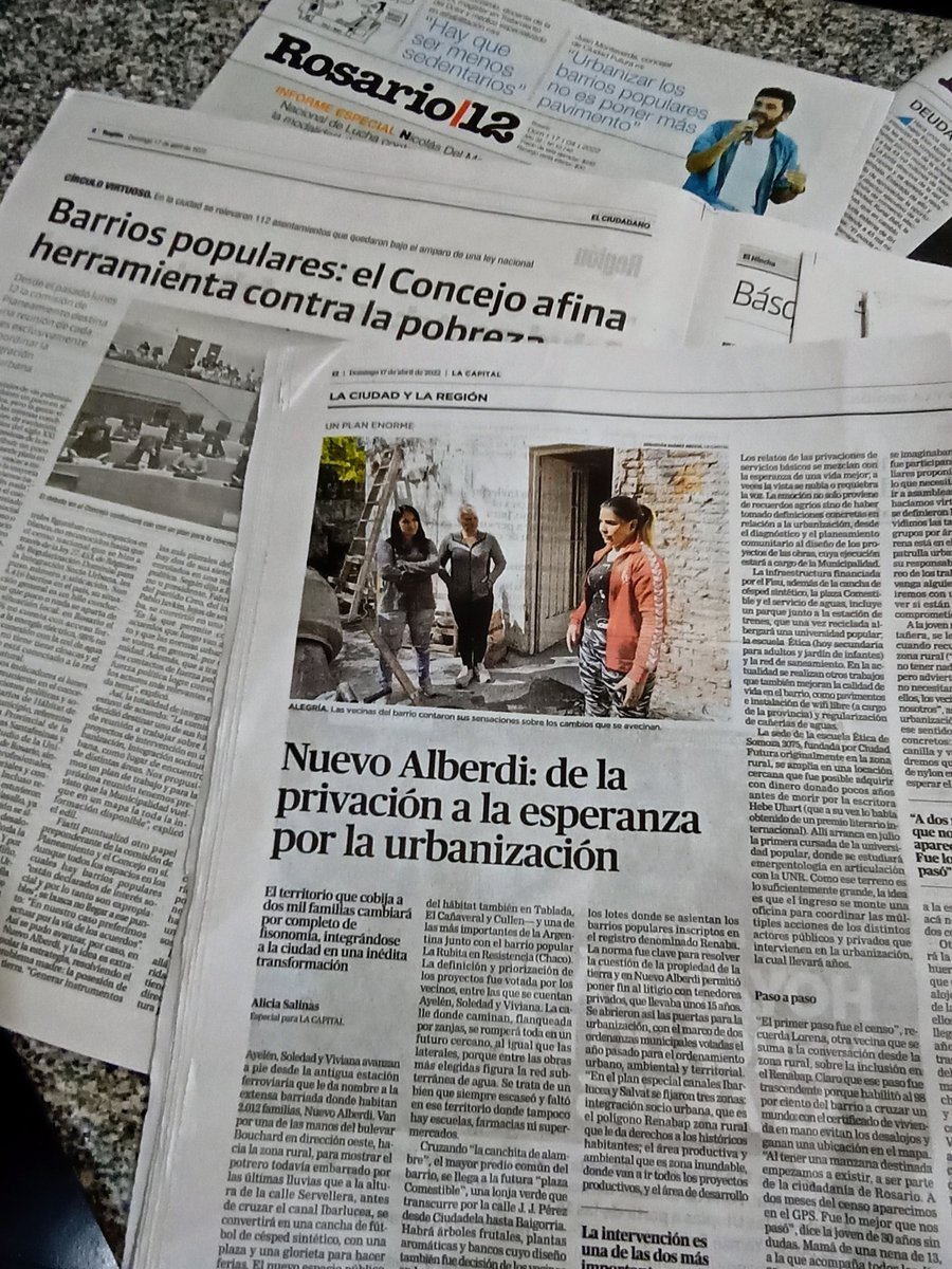 "Al fin va decir la verdad el que escribe los diarios" 🎶. Un domingo, tres diarios y tres notas con una agenda distinta a la impuesta. Otras prioridades, otras formas de abordar uno de los dramas más estructurales de Argentina. Gracias <a href="/LeoRicciardino/">Leo Ricciardino</a> <a href="/alines_s/">alicia salinas</a> #MomoCorrea 🧵👇