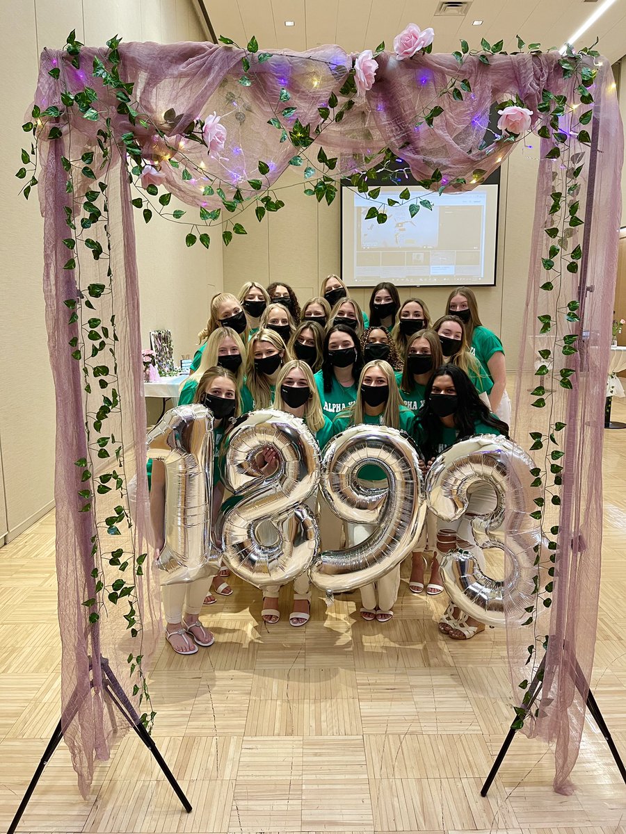 Alpha Xi Delta SRU tweet media