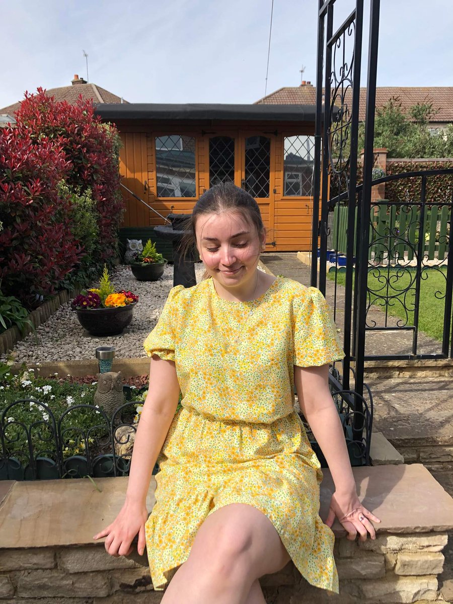 coralleskye's tweet image. Probably won't upload these anywhere else, but I felt like I looked nice today 💛