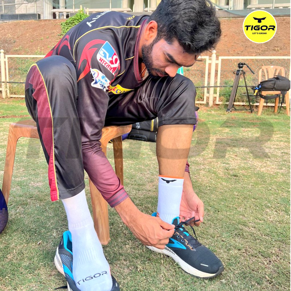 tigortweets's tweet photo. Thanks to venkatesh Iyer bhai,
INDIAN team player and currently playing for KOLKATA KNIGHT RIDERS... for accepting and appreciating Tigor Cricket socks and shoe bags.

#TATAIPL2022 #IPL #venkateshiyer #kolkataknightriders #kolkata https://t.co/tA2vCxnHtn