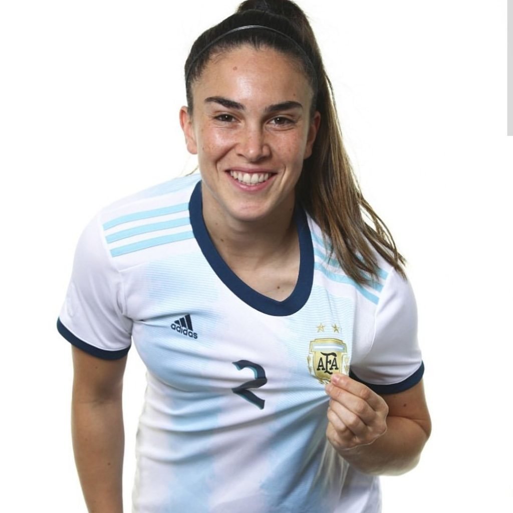 AHORA | Agustina Barroso, defensora de <a href="/Argentina/">🇦🇷 Selección Argentina ⭐⭐⭐</a>
y Palmeiras, al AIRE en <a href="/pibasconpelotas/">Pibas con Pelotas</a> por <a href="/AM750/">LA 750</a> 
<a href="/AgusBarroso5/">AgusBarroso</a>