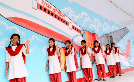 The #school is painted like an airplane in #Dumka, Jharkhand
<a href="/EduMinOfIndia/">Ministry of Education</a> <a href="/JharkhandCMO/">Office of Chief Minister, Jharkhand</a> @Jagarnathji_mla