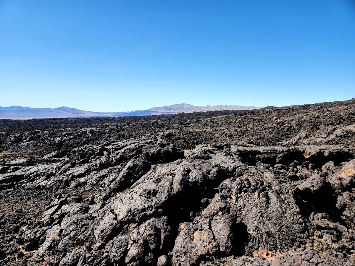 Task_Force23's tweet photo. Hiked out over some lava fields yesterday where two A-4s crashed in separate unrelated incidents
One was A-4C BuNo 148570 in 1966 and the other was A-4M BuNo 160038 in 1982
Learned about these sites a while back but wanted to see if they were still there
#AvGeek #wreckchasing https://t.co/DXKxWXQhgC
