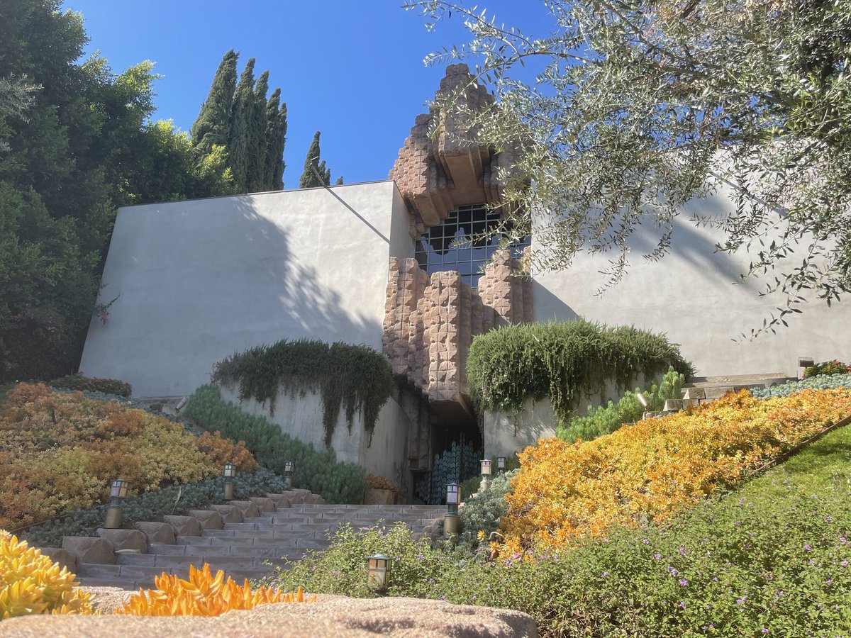 PamelaChelin's tweet image. The Sowden House (“Jaws House”)

#LloydWright