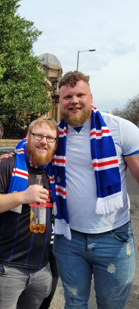 CraigDignall's tweet photo. When the world strongest man met @stoltman_tom 🇬🇧 https://t.co/DItoh5NbBW