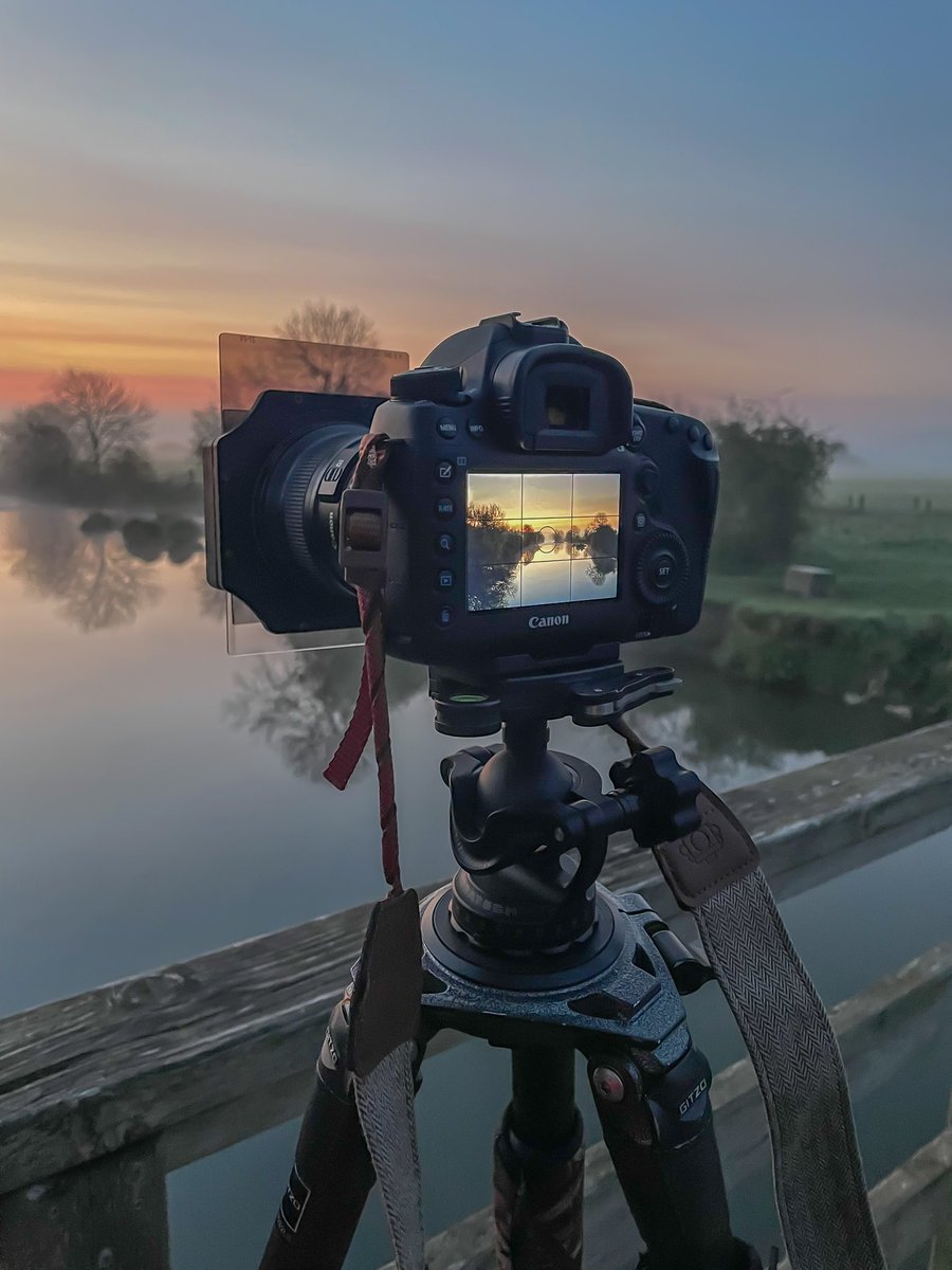 Matt_Pinner's tweet photo. The set up vs the shot
Eye bridge Dorset
πΈ @CanonUKandIE 5DIV
βοΈ 16,35 f11, 100iso 1.2 seconds
β¬οΈ @LEEFilters polarizer & 0.6ND
https://t.co/WQyDQdRBLc
#Dorset #DorsetLandscapes #ThinkLEE #VisitDorset https://t.co/vrLICJAxZd