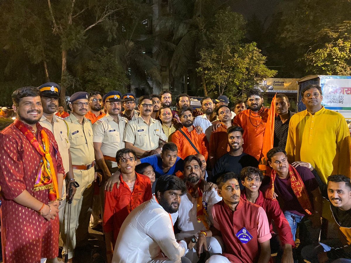 DeepakJ85516653's tweet photo. Today, We had Ram Navmi  Shobha Yatra held in poisar, Kandivali with more then 1000 of Devotees present in it. I really want to share my gratitude and want to thank the ACP, DCP and all Samta Nagar police officer who helped us to make this Yatra Successful.@CPMumbaiPolice https://t.co/ybdbKxViPo