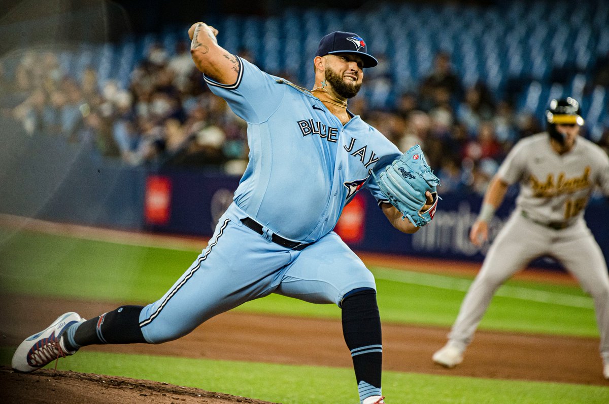 SNstats's tweet photo. Alek Manoah: First 22 career MLB starts (w/ Blue Jays rankings) 

Win Percentage .846    (1st) 
Strikeouts   140   (1st)
WHIP   1.04  (1st)
Opponents AVG    .186  (1st)
ERA   3.06   (3rd)

#NextLevel https://t.co/SI6ru8RZTa
