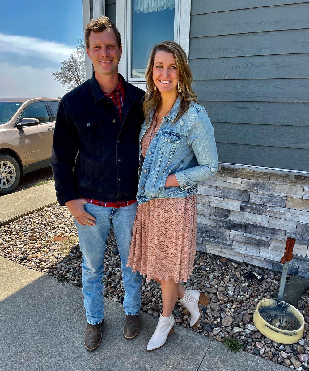 onlyottfarms's tweet photo. He is Risen &amp; cows are fed 🐄🤍
•
•
•
Happy Easter to all! https://t.co/UYRXLoaYka