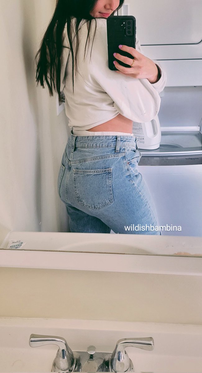 wildishbambina's tweet photo. when daddy asks for a diaper check🤤 https://t.co/4G0iiaJgaq